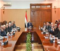 وزير الري يستعرض أنشطة مشروع برنامج البحوث التطبيقية بين مصر وهولندا
