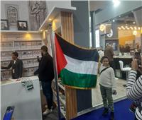 بـ«الشال والعلم».. جناح دولة فلسطين يبهر الحضور في معرض الكتاب 