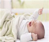 خلي بالك.. للـ«خضة» عند الرضع علامات آمنة وأخرى خطيرة