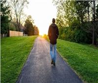 دراسة تكشف فوائد المشي وسط الطبيعة