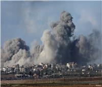 قصف إسرائيلي مكثف غرب خان يونس في غزة
