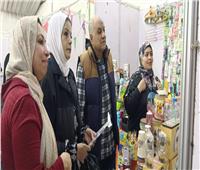 رئيس تجارية الإسماعيلية يتفقد منتجات سيدات الأعمال بمعرض أهلا رمضان
