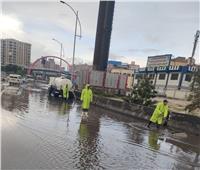 محافظ الإسكندرية يتابع تصريف المياه بمناطق الأمطار
