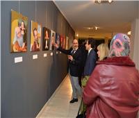 بحضور السفير بسام راضي.. أكاديمية الفنون تنظم معرض متفرد لفنان الكاريكاتير عمرو فهمي