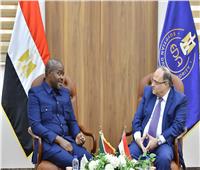 رئيس هيئة الدواء المصرية يبحث مع سفير جنوب أفريقيا تعزيز التعاون في الصناعات الدوائية