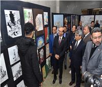 رئيس جامعة أسيوط يفتتح المعرض الفني لقسميّ الديكور والعمارة بـ«فنون جميلة»