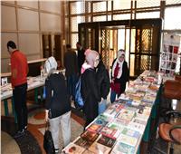 جامعة القاهرة تقيم معرضاً للكتاب بمشاركة مجموعة كبيرة من دور النشر 