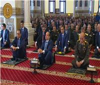 الرئيس السيسي يؤدي صلاة الجمعة بمسجد المشير بمناسبة يوم الشهيد| بث مباشر