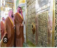 ولي العهد السعودي يزور المسجد النبوي ومسجد قباء
