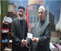 راعي كنيسة يتبرع لمشروع صكوك الإطعام التابع لـ«أوقاف الإسكندرية»