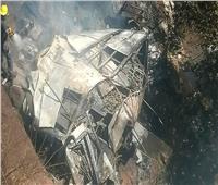 45 قتيلا جراء سقوط حافلة من أعلى جسر في جنوب إفريقيا