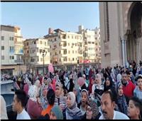 آلاف المواطنين يحتفلون بعيد الفطر المبارك بمحيط مسجد السيد البدوي بطنطا