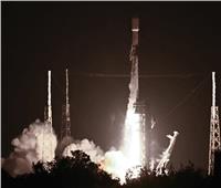 «سبيس إكس» تطلق صاروخها الفضائي حاملأ 22 قمرًا صناعيًا   