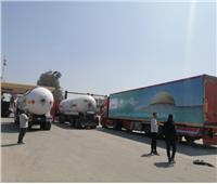  شاحنات مساعدات صناع الخير تعبر معبر رفح وتصل قطاع غزة 