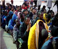 صحيفة فرنسية: حكومة بريطانيا جعلت رواندا ملاذ المهاجرين الغير شرعيين 