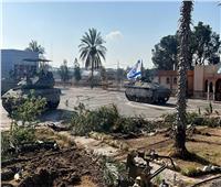 مسئول فلسطيني يُحذر من تداعيات إغلاق معبر رفح بسبب سيطرة الاحتلال