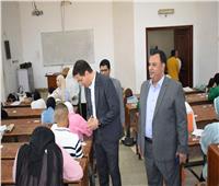 رئيس جامعة بنها يتفقد الامتحانات بكليات التربية والتمريض 