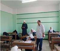 طلاب الثانوية الأزهرية بكفر الشيخ يؤدون امتحان مادة الجبر والهندسة الفراغية‎