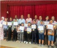 تكريم الطلاب الفائزين بمسابقة تحدي القراءة العربي بتعليم قنا 