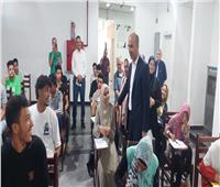 رئيس جامعة دمنهور يتفقد لجان الامتحانات بكليتي التربية والآداب