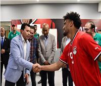 وزير الرياضة يؤازر المنتخب الأولمبي استعدادًا لأولمبياد باريس 2024