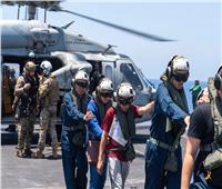 البحرية الأمريكية تكشف تفاصيل إنقاذ طاقم سفينة تجارية تعرضت لهجوم| صور