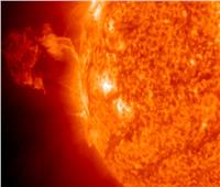 رصد انفجار ضخم على سطح الشمس.. هل يؤثر على كوكبنا؟| شاهد