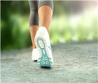 دراسة: المشي لمدة ساعتين فقط في الأسبوع يمكن أن يقلل من آلام الظهر  