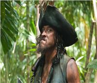 بسبب هجوم سمكة قرش .. وفاة الممثل «تامايو بيري» نجم «Pirates of the Caribbean» 