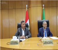 محافظ المنيا يعقد اجتماعاً موسعاً لدفع وتيرة العمل بملف التصالح