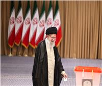 خامنئي يشارك في التصويت بالانتخابات الإيرانية