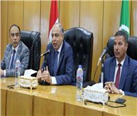 محافظ المنيا يعقد اجتماعًا موسعًا مع القيادات التنفيذية بالمحافظة