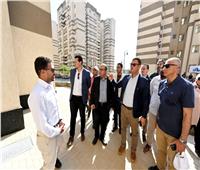 وزير الإسكان يتفقد وحدات مشروع «فالي تاورز» حدائق أكتوبر