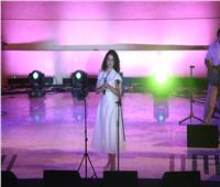 «نسمة محجوب» تبهر جمهور الأوبرا بأغاني عربية وغربية ساحرة 