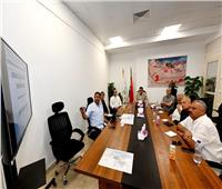 وزير الإسكان يستعرض الجداول الزمنية لإنهاء وتسليم الوحدات بالعلمين الجديدة