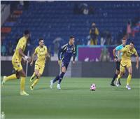 النصر يتقدم على التعاون في الشوط الأول
