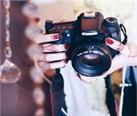 فتيات يستدرجن شابا ويصورونه عارياً.. والنيابة تفتح تحقيق