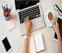 6 أنواع من مشاكل العظام يسببها استخدام اللاب توب والهاتف المحمول