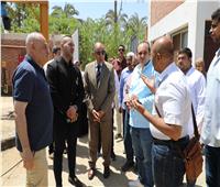 محافظ المنيا يتابع تنقية محطة أبا ويطمئن الأهالي بصلاحيتها للشرب