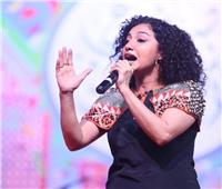 "فاطمة عادل" تتألق بأغاني التراث الشعبي على مسرح ساحة الهناجر 