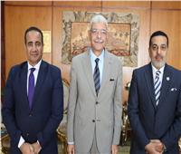 رئيس جامعة المنوفية يهنئ المدير الجديد لمستشفى معهد الكبد القومي