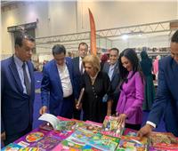 السفيرة مشيرة خطاب واللواء طارق نصير يشيدان بمعرض العاصمة الأول للكتاب