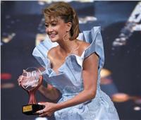 غادة عبدالرازق تشكر جمهورها بعد فوزها بأفضل ممثلة دراما