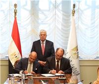 وزير التعليم العالي يشهد توقيع مذكرة تفاهم لتطوير قدرات أطباء وصيادلة الأورام بالجامعات