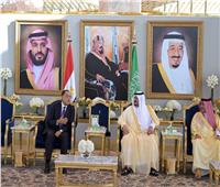 رئيس الوزراء يصل الرياض لبحث ملفات تعزيز التعاون المشترك والقضايا الإقليمية| صور