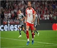 هاري كين يوجه رسالة لروني بعد تحطيم رقمه القياسي في دوري أبطال أوروبا