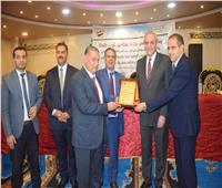  محافظ الغربية يكرم نائب المحافظ ومدير المواقف في احتفالية نقابة غرب طنطا للمحامين لتكريم المتفوقين 