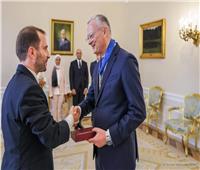 الرئيس البولندي يمنح السفير حاتم تاج الدين وسام الاستحقاق برتبة قائد