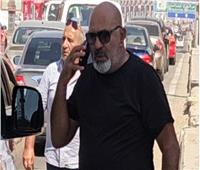 الحزن يسيطر على إسماعيل فرغلي أثناء تشييع جنازة زوجته