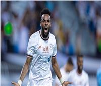 رابيد بوخارست يعلن قيد الجابوني أرون بوبيندزا في قائمته 